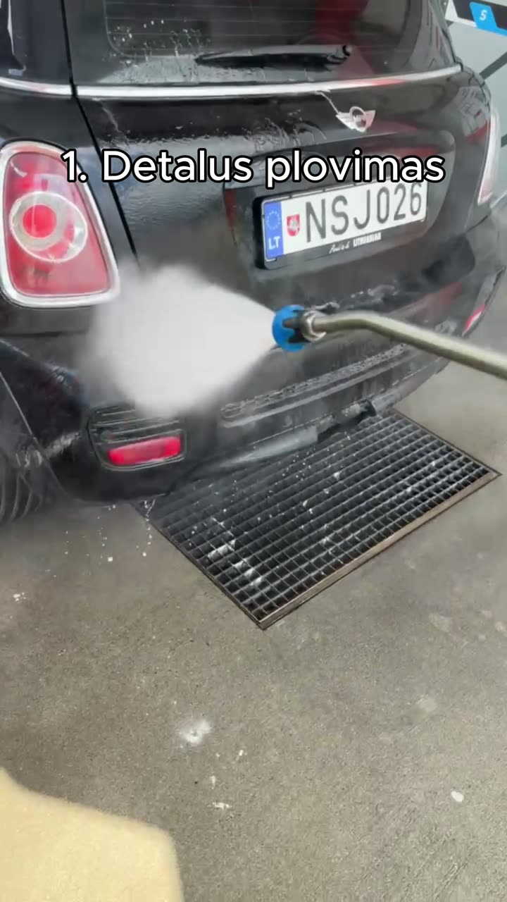 Automobilio detailingo procesas kadre